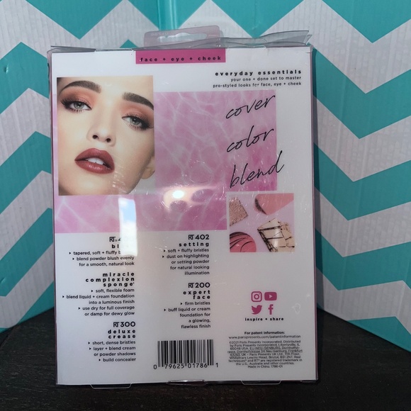 Real Techniques Everyday Essentials Brushes - 5 - NEW - Picture 2 of 2